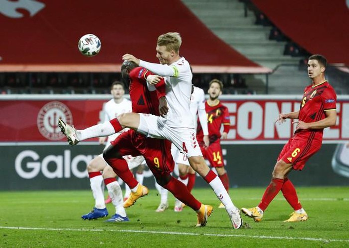 'Người nhện' Courtois phá lưới nhà, Bỉ vượt Đan Mạch giành vé vàng bán kết Nations League