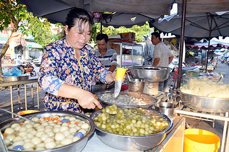Ăn bánh quê nơi phố thị…