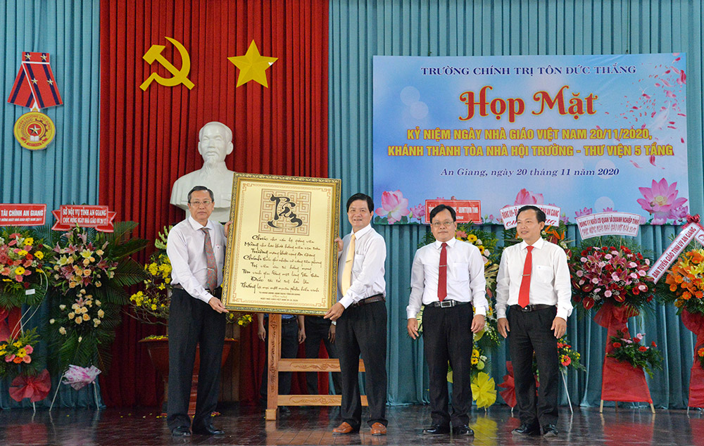 Trường Chính trị Tôn Đức Thắng kỷ niệm ngày Nhà giáo Việt Nam 20-11