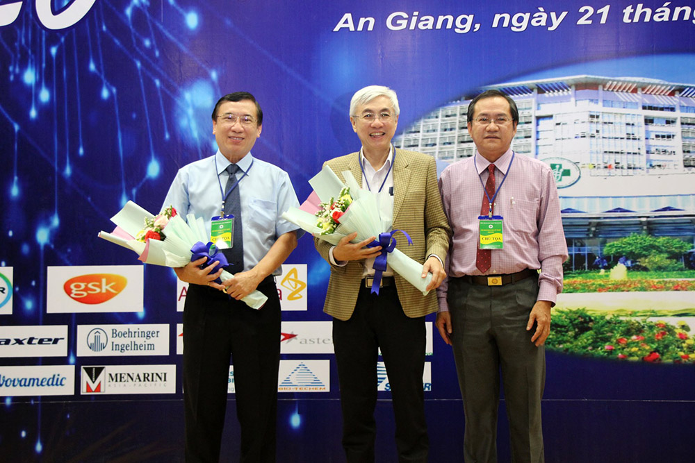 Hơn 400 y, bác sĩ, dược sĩ dự hội nghị khoa học tại Bệnh viện Đa khoa Trung tâm An Giang