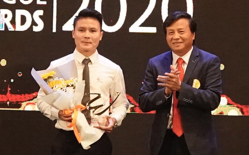 Gala trao thưởng bóng đá chuyên nghiệp Việt Nam: Văn Quyết hay nhất V.League 1-2020