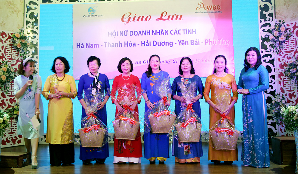 Hội nữ Doanh nhân tỉnh An Giang giao lưu cùng Hội nữ Doanh nhân các tỉnh phía Bắc