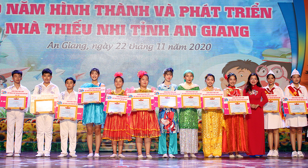 Nhà Thiếu nhi tỉnh An Giang kỷ niệm 20 năm hình thành và phát triển
