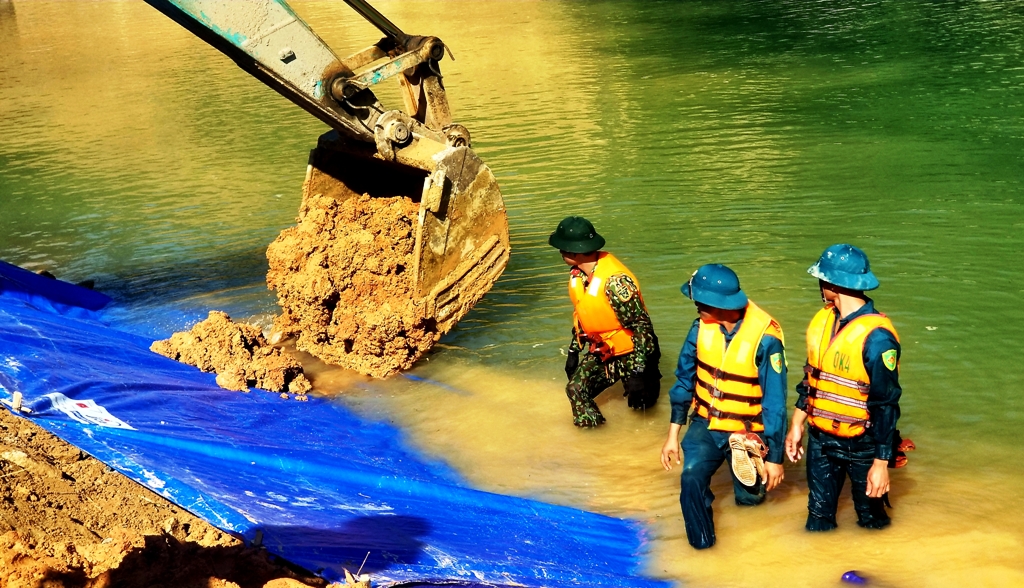 Tìm thấy thêm thi thể, vật dụng công nhân Rào Trăng 3