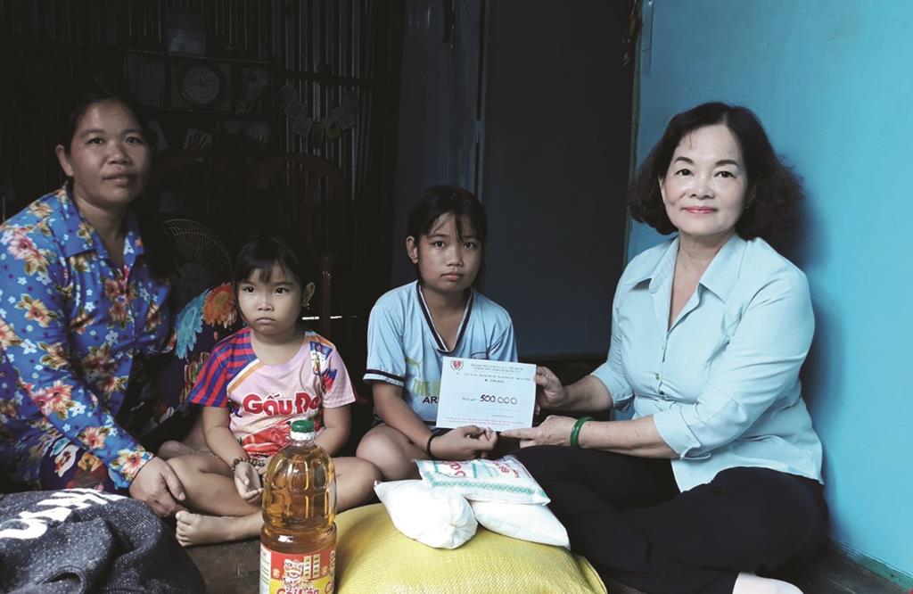 Tấm gương hết lòng trong công tác từ thiện – xã hội