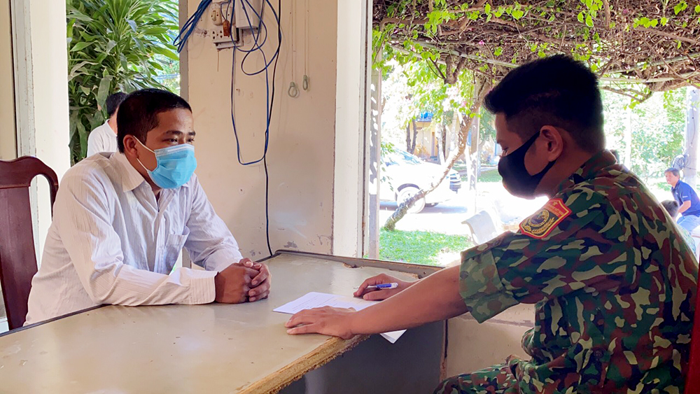 Xuất nhập cảnh trái phép sang Campuchia sửa chữa máy phát điện, bị phạt 4 triệu đồng/người