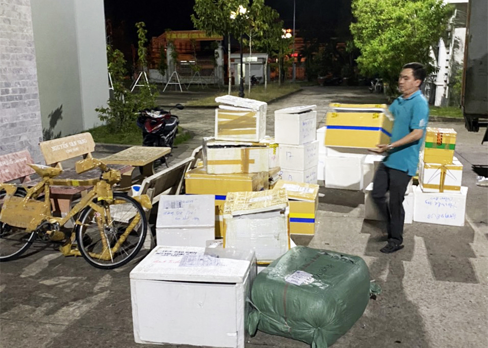 An Giang: Bắt xe tải vận chuyển số lượng lớn hàng nhập lậu
