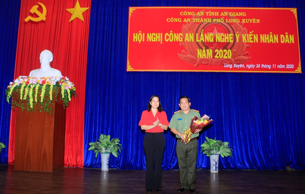 Công an TP. Long Xuyên lắng nghe ý kiến nhân dân năm 2020