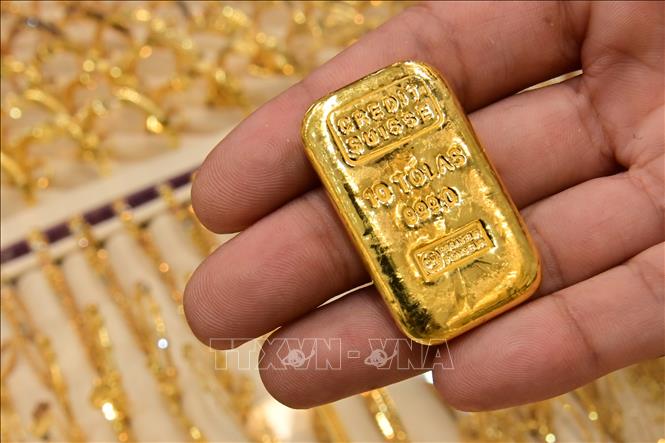 Giá vàng thế giới xuống mức thấp nhất trong 4 tháng