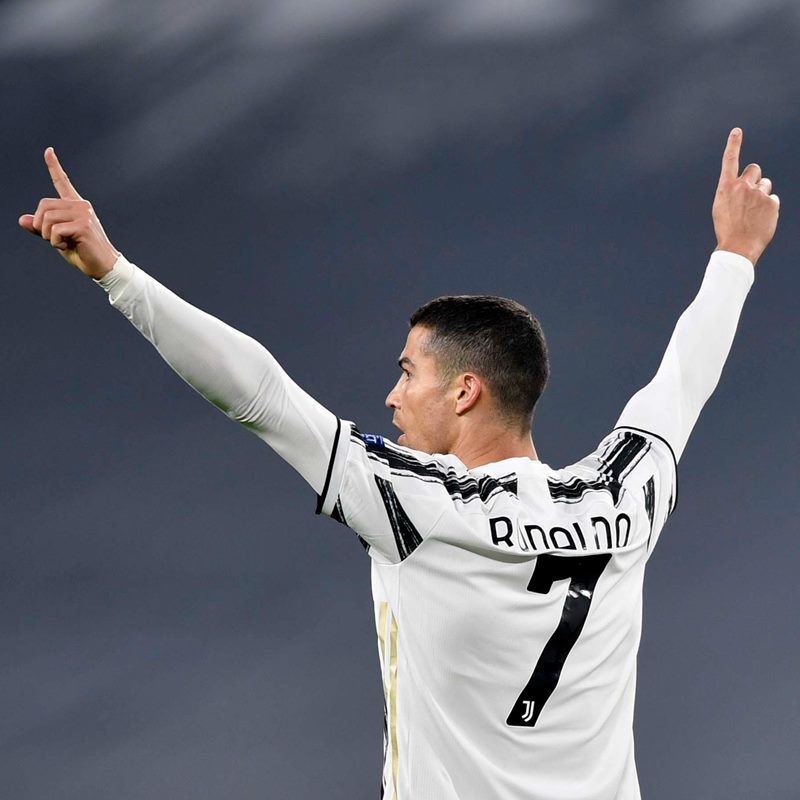 Ronaldo nổ súng đưa Juventus vào vòng knock-out