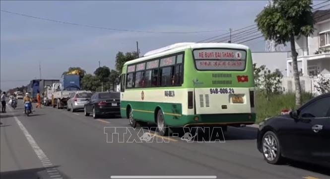 Bạc Liêu: Tạm giữ đối tượng đậu xe ô tô chắn ngang quốc lộ 1A gây ùn tắc kéo dài