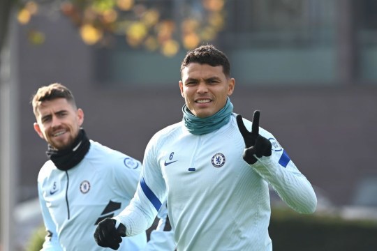 Chelsea ‘thưởng’ Thiago Silva, Zidane tạo phép Real Madrid