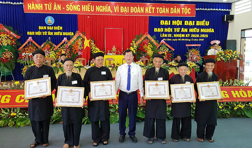 Tín đồ Tứ Ân Hiếu Nghĩa sống “tốt đời, đẹp đạo”