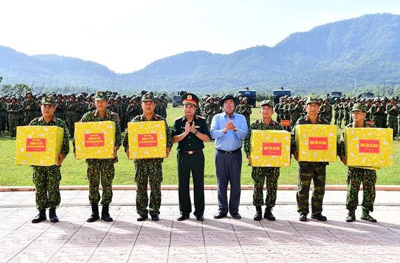 Quân khu 9 diễn tập bắn đạn thật năm 2020