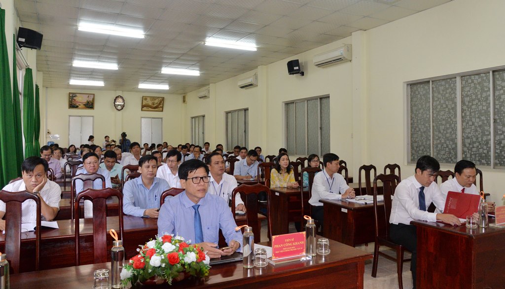 Bồi dưỡng, cập nhật kiến thức cho cán bộ lãnh đạo, quản lý