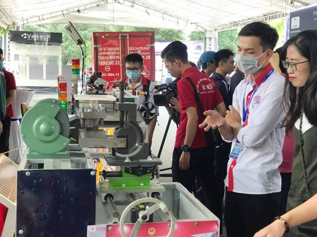 11 tháng 2020: Nền kinh tế tăng tốc để về đích