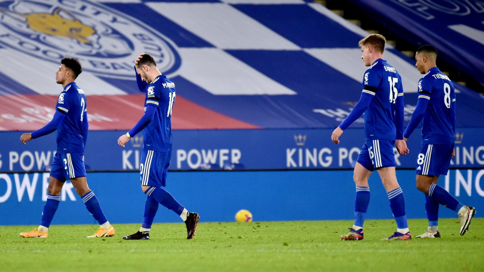 Leicester thua sốc trận đấu muộn Ngoại hạng Anh