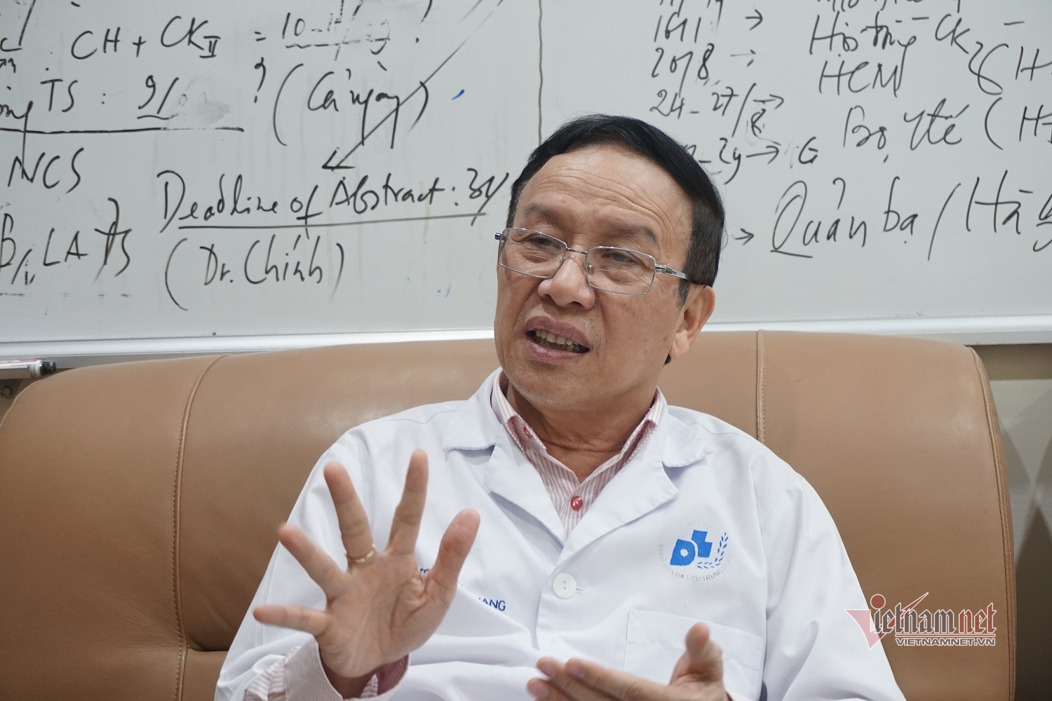 Người Việt đầu tiên đổ mồ hôi máu được chữa khỏi