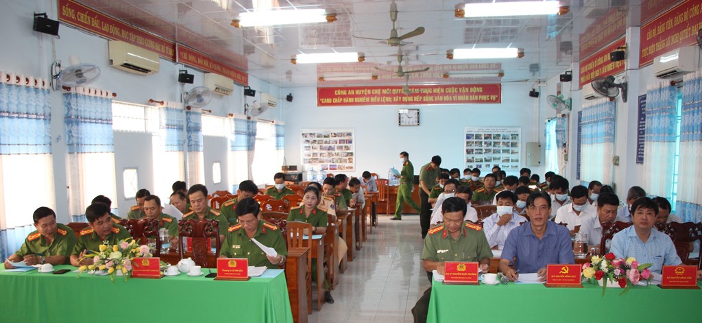 Công an huyện Chợ Mới triển khai kế hoạch tấn công tội phạm, đảm bảo an ninh trật tự Đại hội Đảng và Tết Nguyên đán