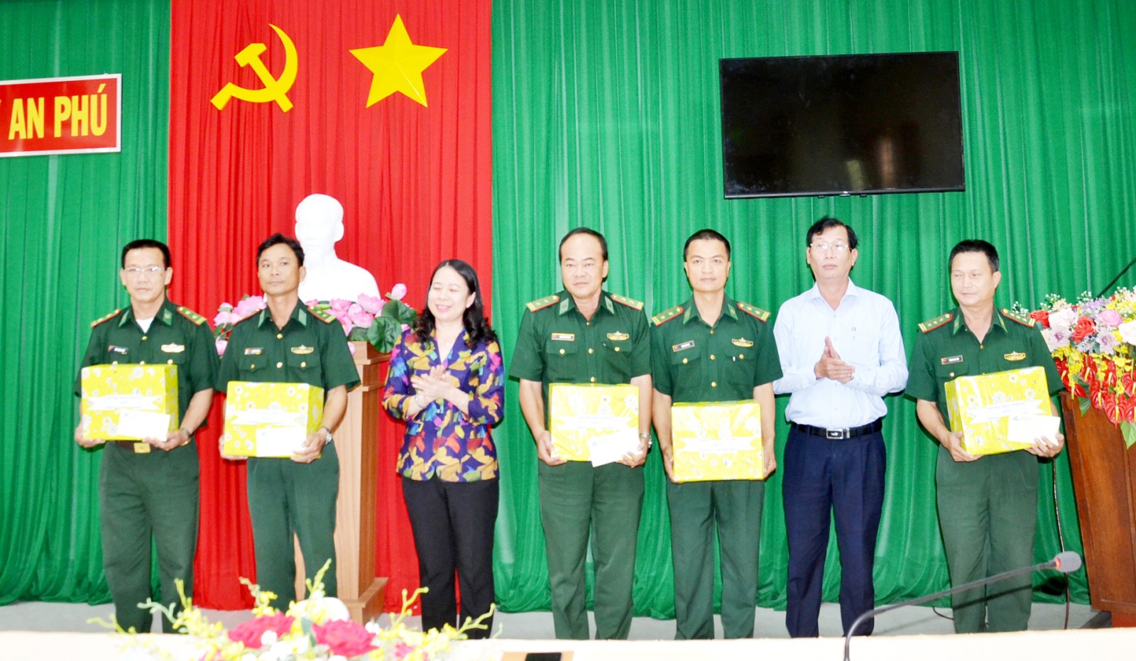 Bí thư Tỉnh ủy An Giang kiểm tra công tác phòng, chống dịch bệnh COVID-19 địa bàn biên giới