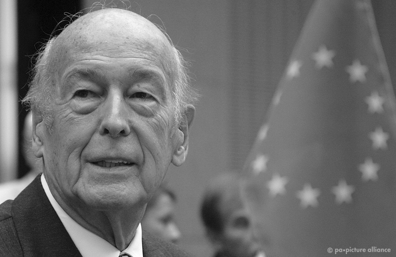 Cựu Tổng thống Pháp Valery Giscard d’Estaing qua đời ở tuổi 94 vì Covid-19