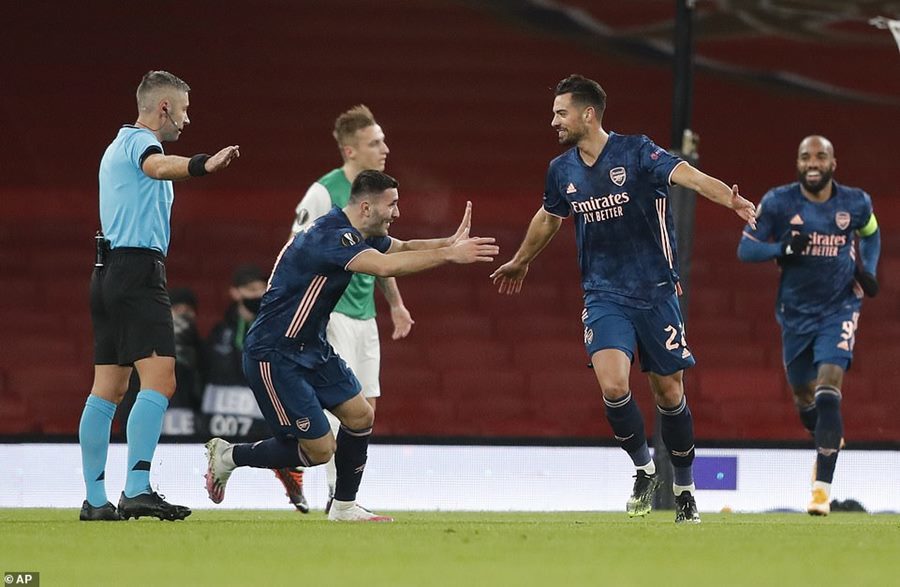 Arsenal phô diễn sức mạnh bằng chiến thắng "4 sao"