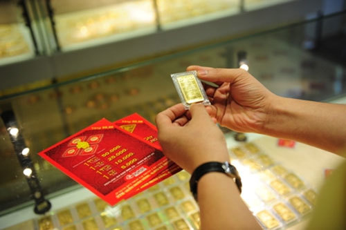 Giá vàng hôm nay 8-12: Nước Mỹ chưa yên, vàng tăng vọt