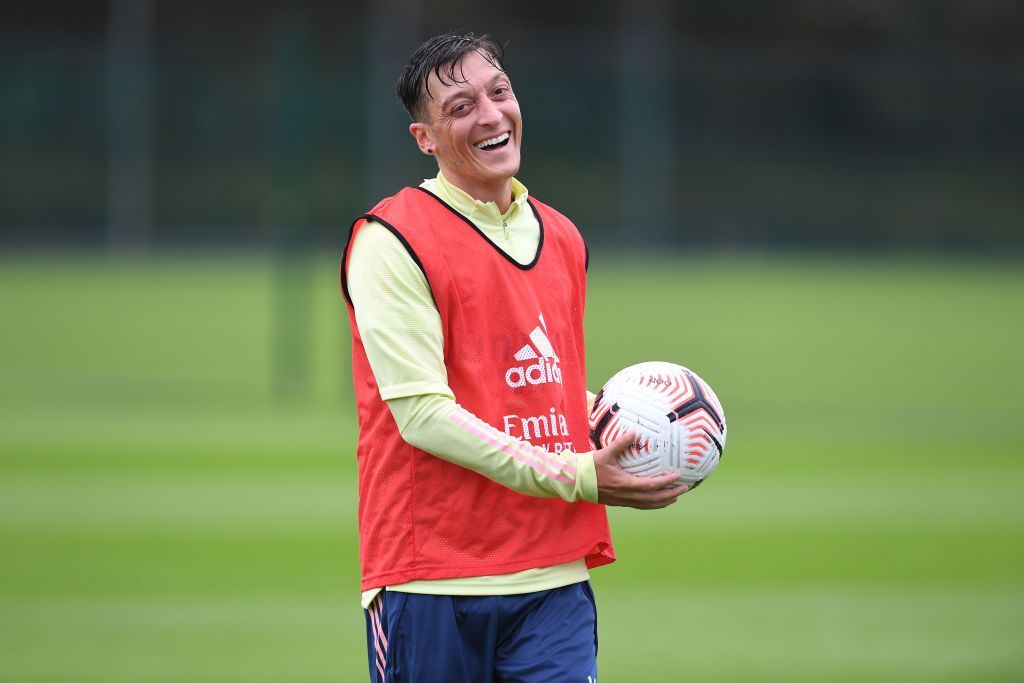 MU ký Declan Rice, Barca mua gấp Rudiger