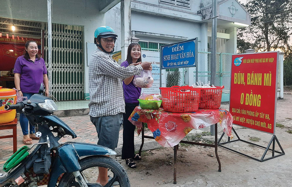 Ấm lòng “Bữa ăn sáng 0 đồng”