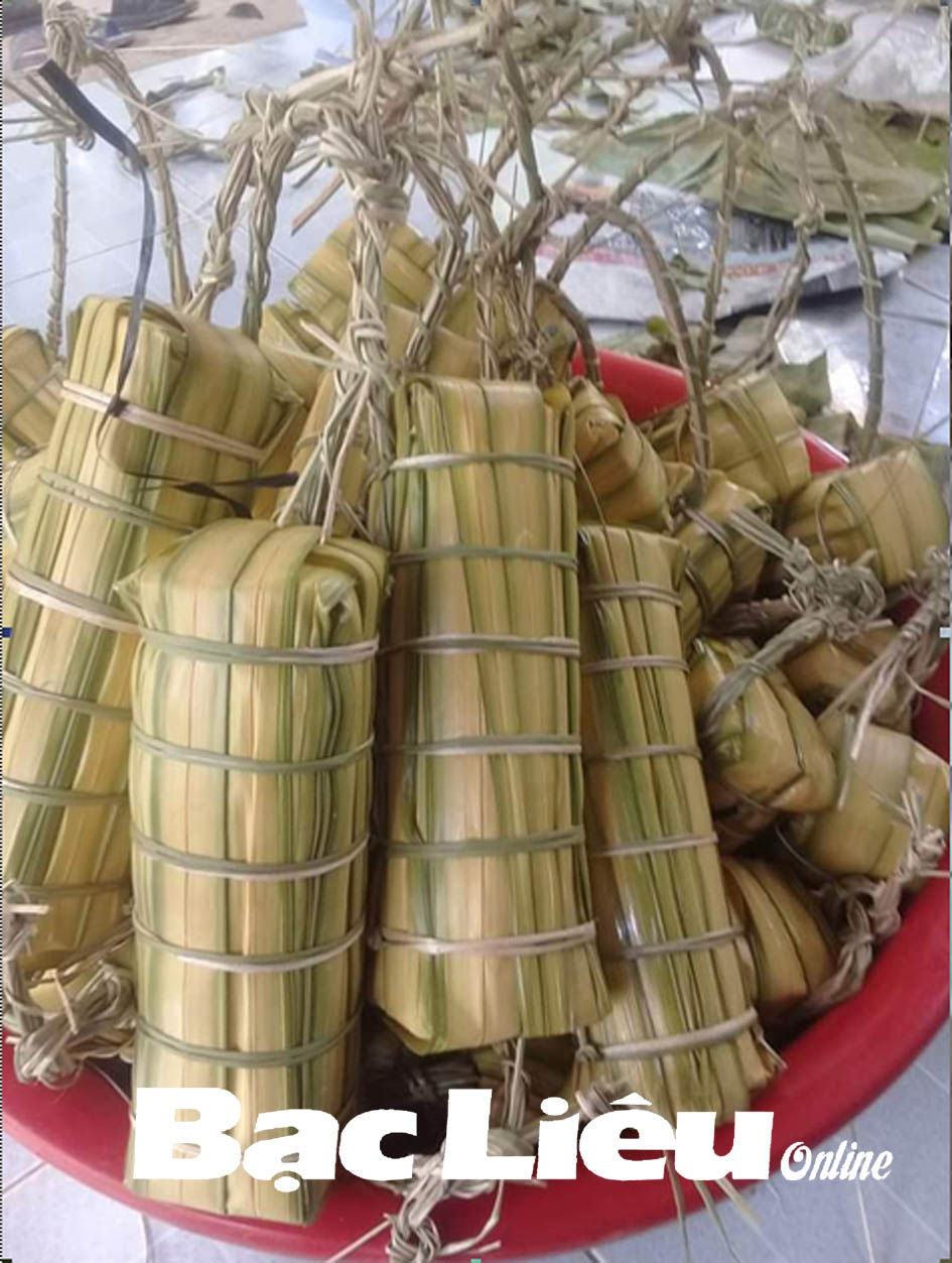 Nhớ đòn bánh tét lá dừa nước