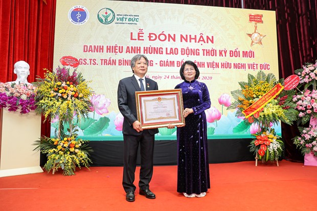 Người tiên phong về các kỹ thuật phẫu thuật nội soi tại Việt Nam