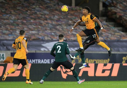 Tottenham đánh rơi chiến thắng phút cuối, lỡ Top 4 Ngoại hạng Anh