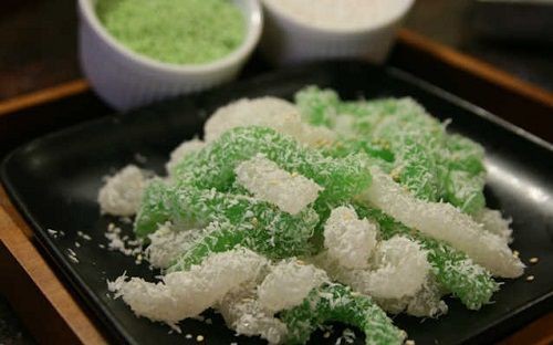 Ngọt ngào hương vị các món bánh màu xanh lá dứa của miền Tây