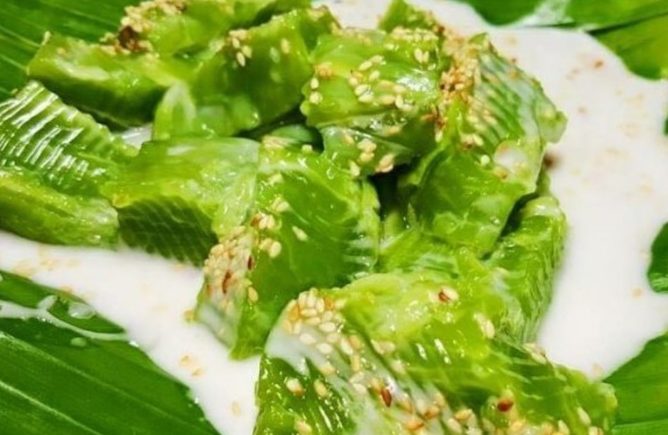 Ngọt ngào hương vị các món bánh màu xanh lá dứa của miền Tây