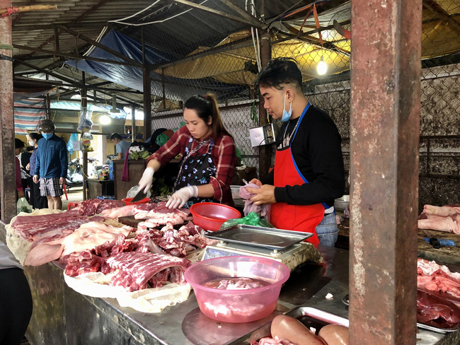 Giá heo hơi tăng nhanh từng ngày, chủ trại lớn nhất nhì Sơn La tiết lộ bán 2.500 con lợn dịp Tết