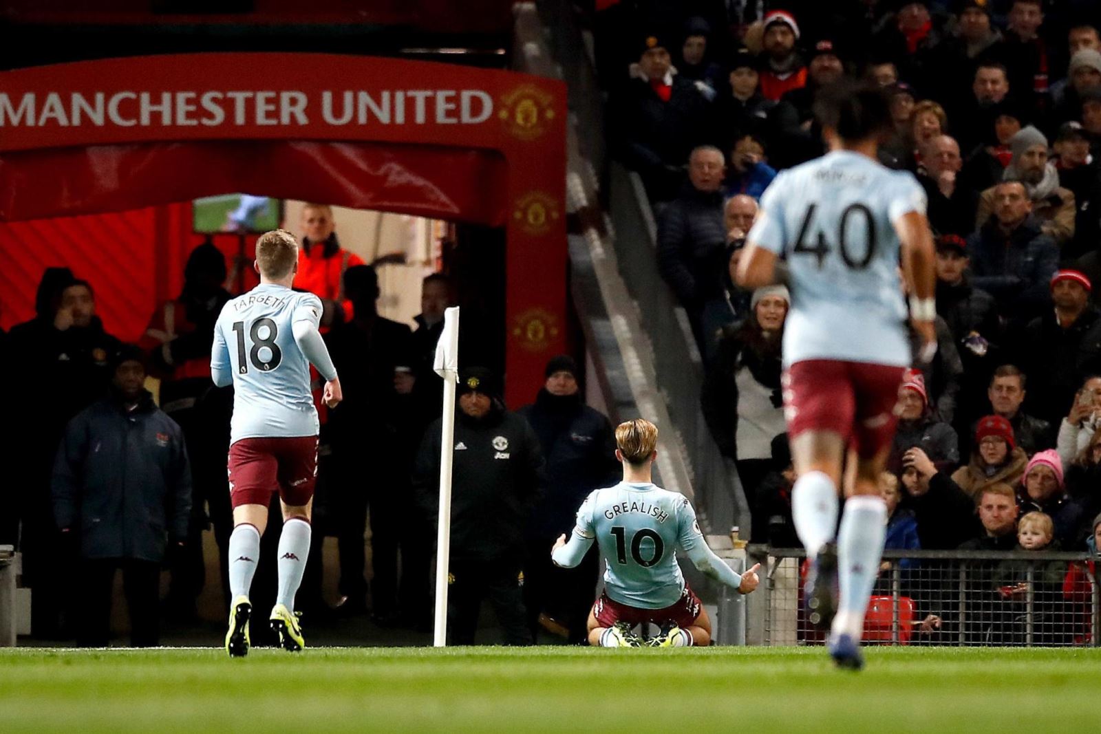 Man United - Aston Villa: Chiến thắng chào năm mới
