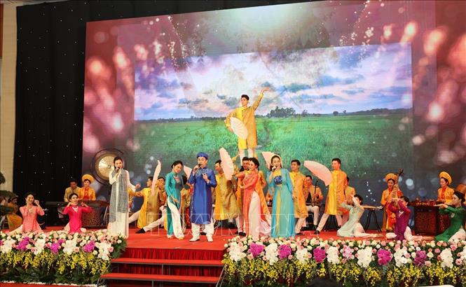 Tổng Bí thư, Chủ tịch nước dự gặp mặt các thế hệ đại biểu Quốc hội