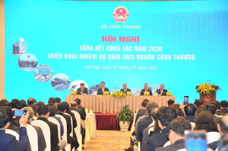 Việt Nam tiếp tục xuất siêu kỷ lục hơn 19 tỷ USD