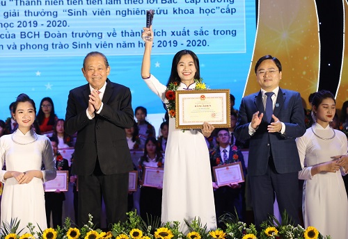 Phó Thủ tướng Thường trực trao giải ‘Sinh viên 5 tốt’ và ‘Sao Tháng Giêng’ năm 2020