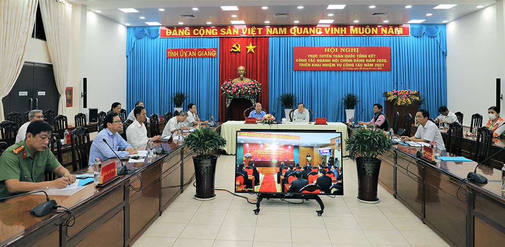 Ngành nội chính Đảng: Khắc phục những “khoảng trống, khe hở” để không thể tham nhũng