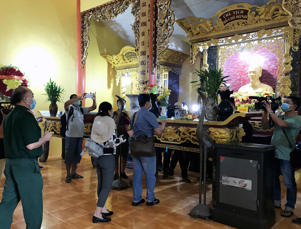 Bộ Tư lệnh Vùng 5 Hải quân thăm, chúc Tết cán bộ, chiến sĩ và nhân dân đảo Thổ Chu