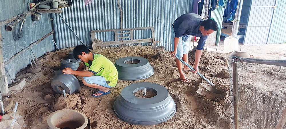 Nghề “xoay chậu” tất bật vụ Tết
