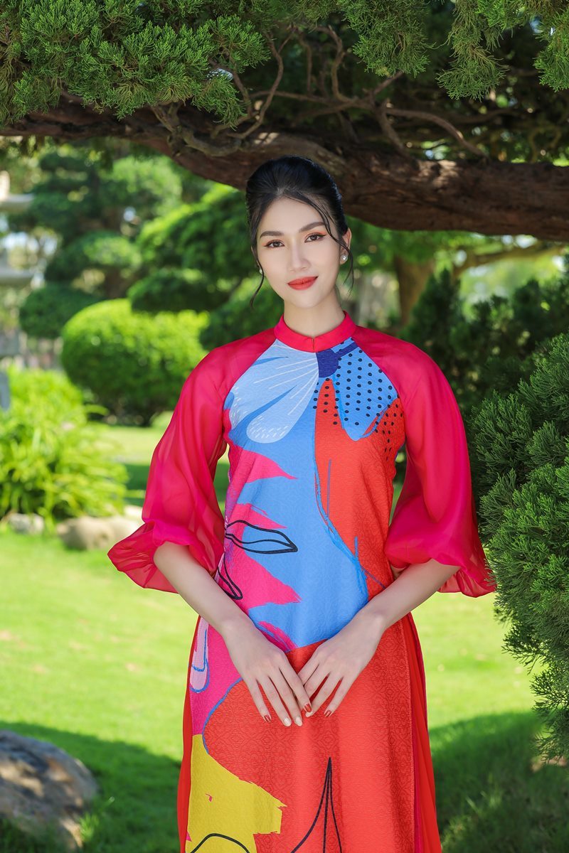 Á hậu Phương Anh, Ngọc Thảo rạng rỡ, yêu kiều trong tà áo dài cách tân