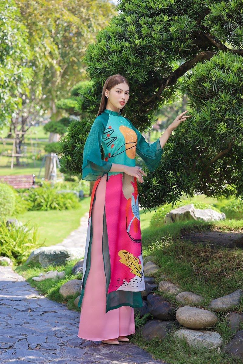 Á hậu Phương Anh, Ngọc Thảo rạng rỡ, yêu kiều trong tà áo dài cách tân