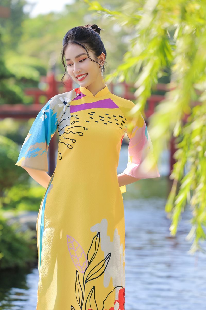 Á hậu Phương Anh, Ngọc Thảo rạng rỡ, yêu kiều trong tà áo dài cách tân