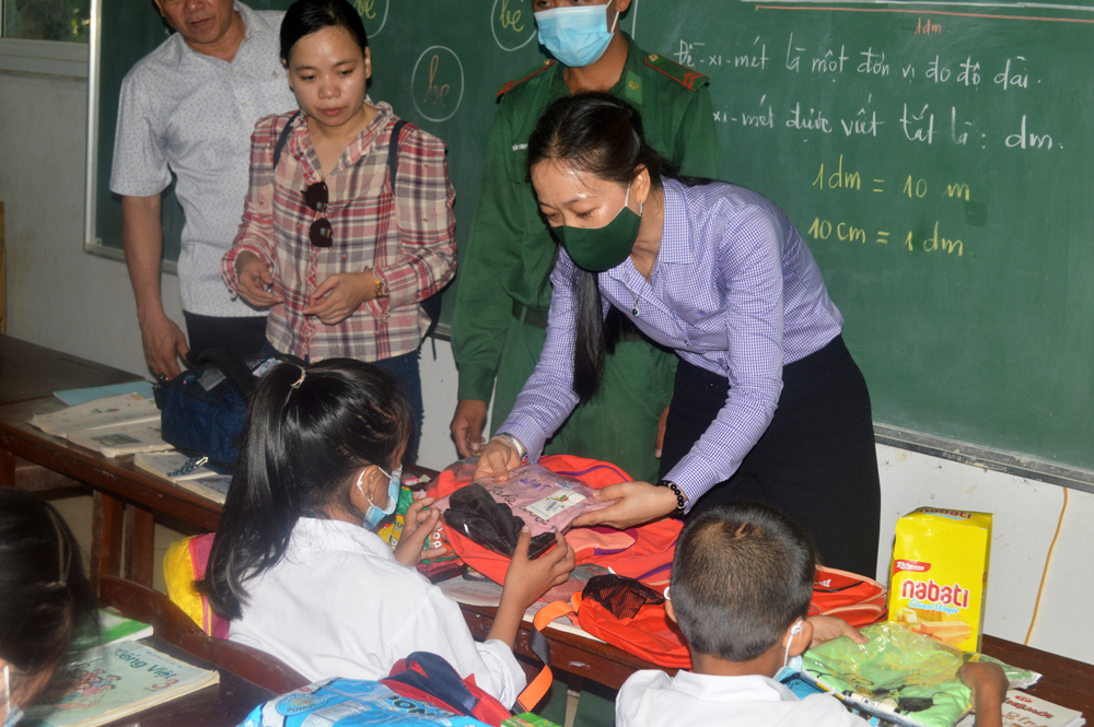 Lớp học “có một không hai” trên đảo Hòn Chuối