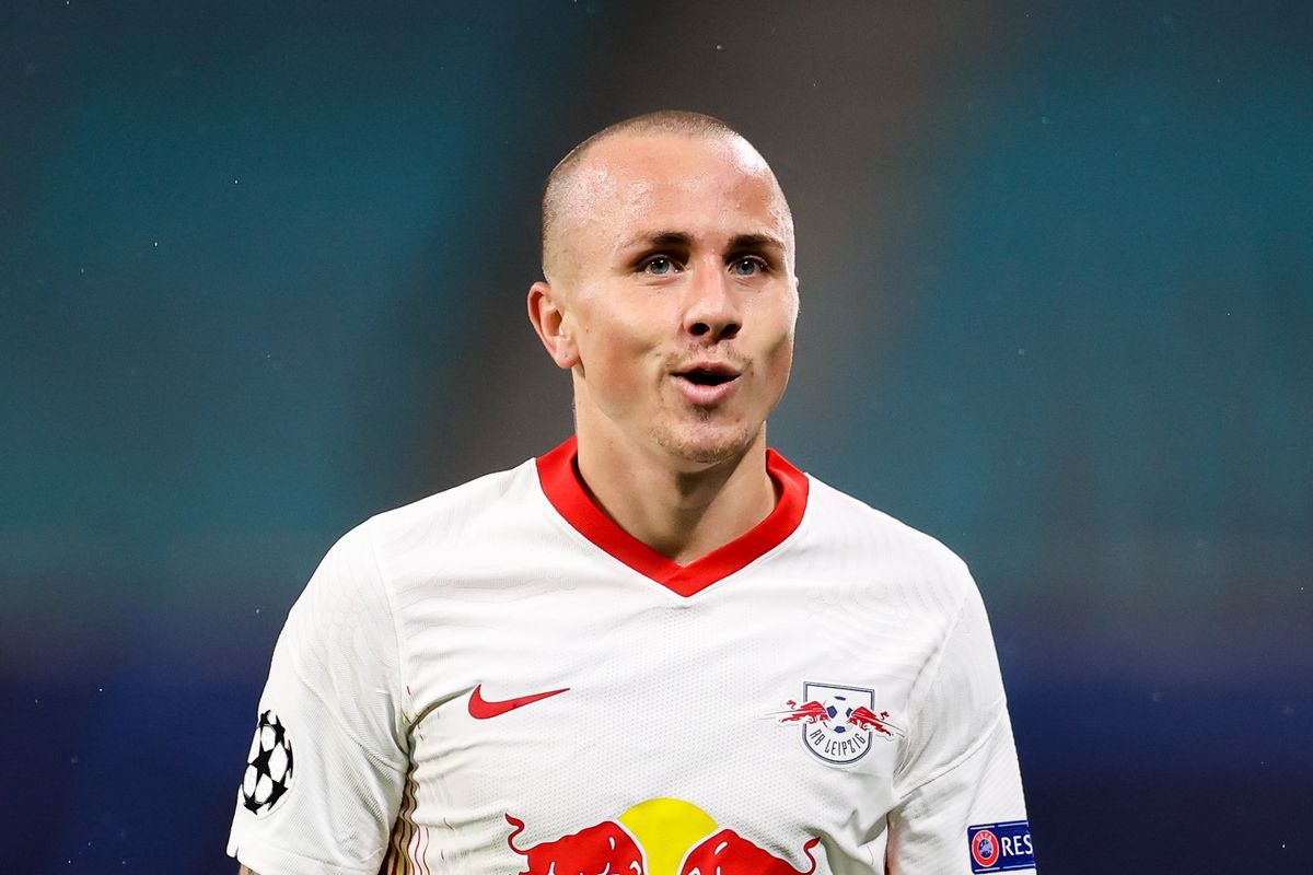 MU ký Max Aarons, Barca mua Angelino