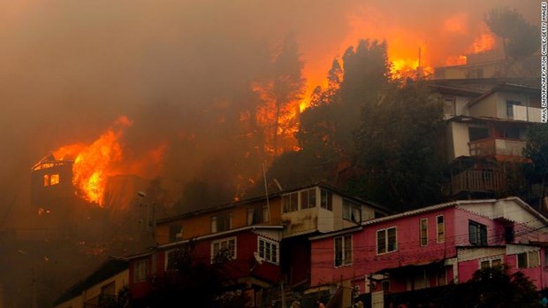 Cháy rừng tại Chile khiến hơn 25.000 người phải sơ tán