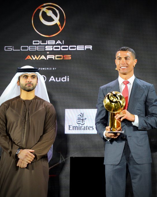 Ronaldo gia hạn hợp đồng Juventus thêm 1 năm