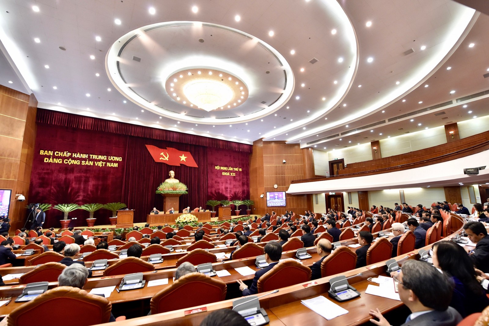 Bế mạc Hội nghị Trung ương 15
